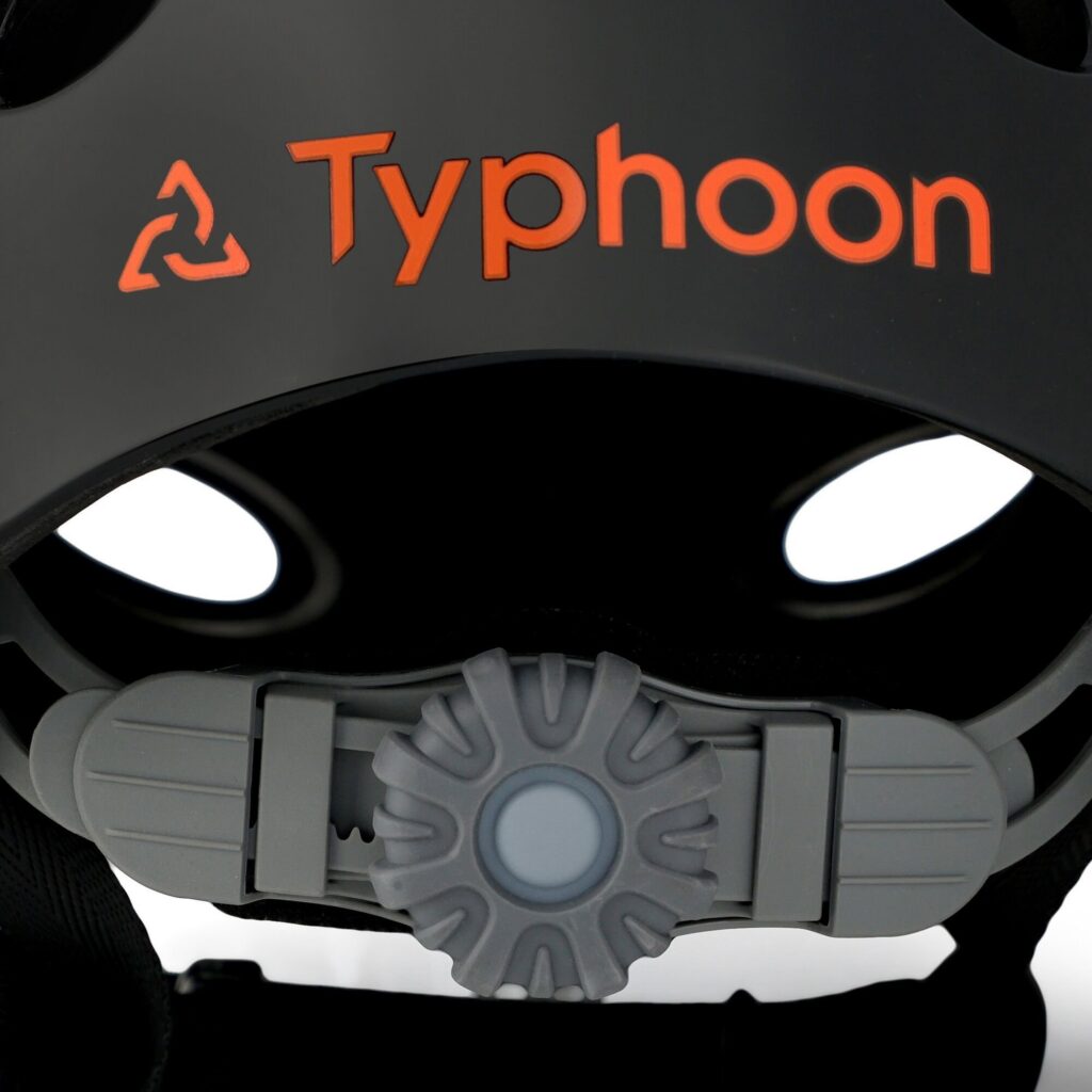 Casque Essential Typhoon Noir M